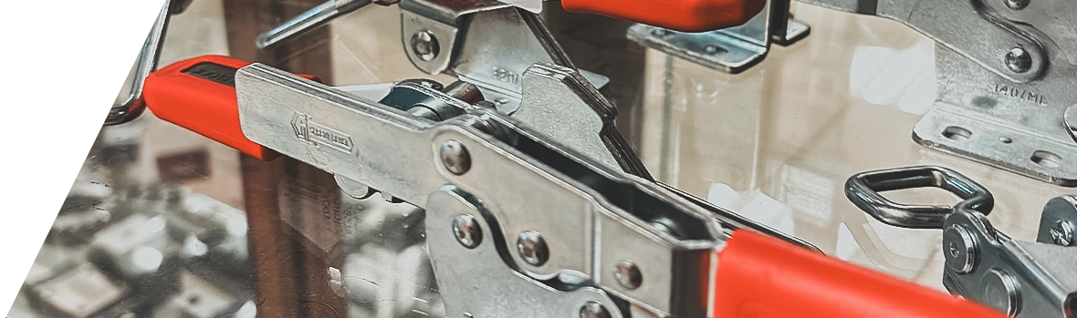 притискні елементи, зажими